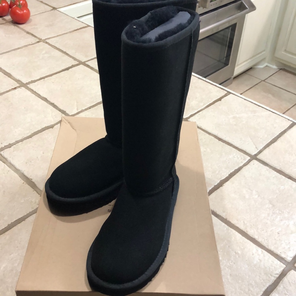 Girls Ugg Boots size 1